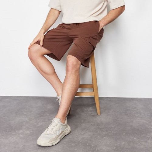 Oversize Brown Shorts with Rubber Waist & Hidden Cord – Casual Comfort